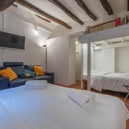 With Private Courtyard! * Bologna
