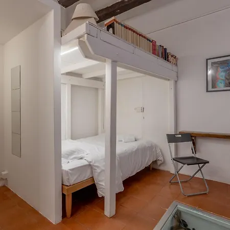 With Private Courtyard! Apartment *