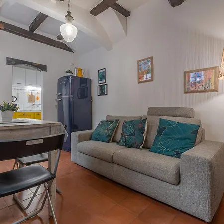With Private Courtyard! *